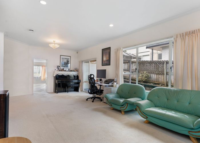  at 19 Belgate Place, Somerville, Manukau City, Auckland