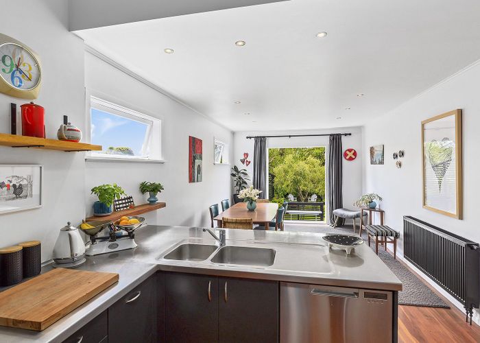  at 11 Stanley Street, Berhampore, Wellington