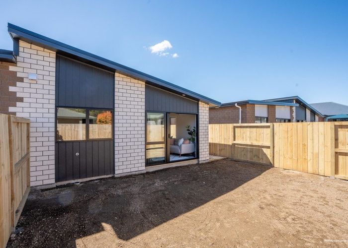  at 4/22 Dalgliesh Avenue, Forest Lake, Hamilton, Waikato