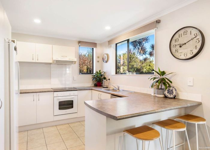 at 32 Magnolia Drive, Waiuku, Franklin, Auckland