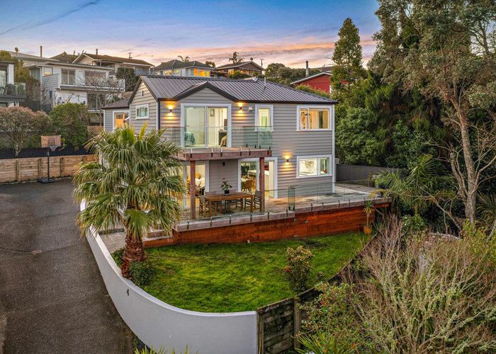  at 4/92 Churchill Road, Murrays Bay, North Shore City, Auckland