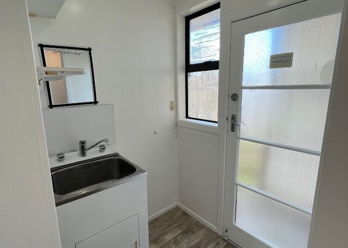  at 2/65 Astley Avenue, New Lynn, Auckland