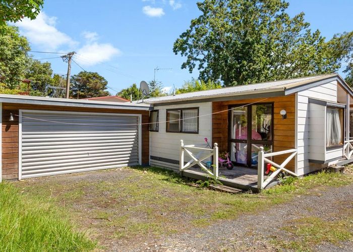  at 2/234 Wairau Road, Wairau Valley, Auckland