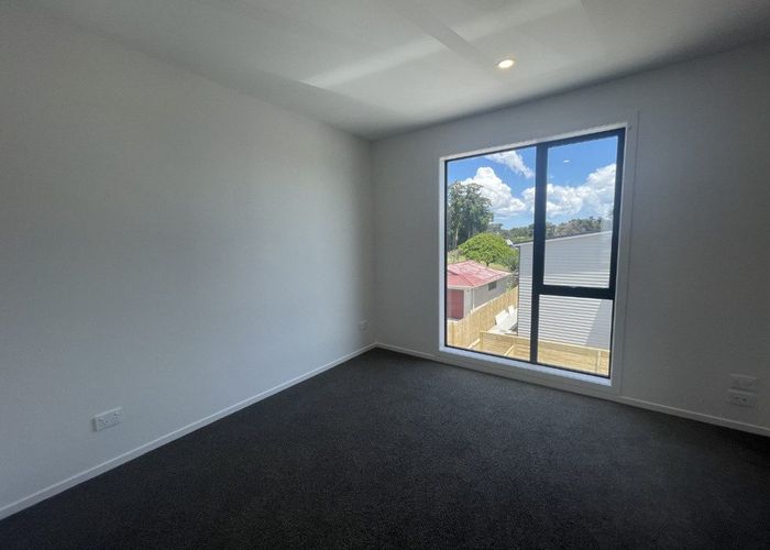  at 1/504 Don buck Road, Massey, Waitakere City, Auckland
