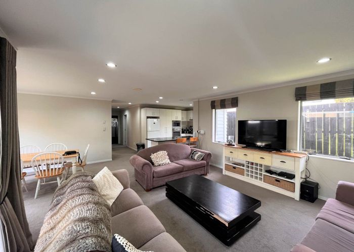  at 8A Saltaire Street, Avondale, Auckland City, Auckland