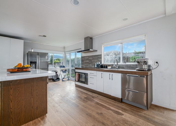  at 57 Chislehurst Street, Henderson, Waitakere City, Auckland