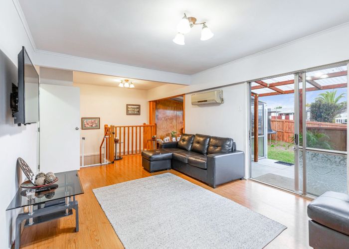  at 13 Redwood Drive, Massey, Waitakere City, Auckland