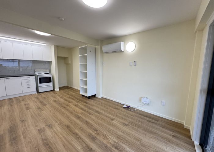  at 575A East Coast Road, Browns Bay, North Shore City, Auckland