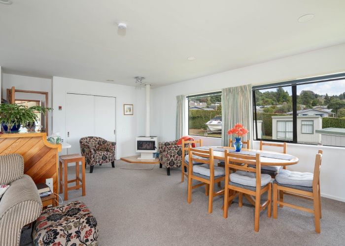  at 1 Scenic Heights, Acacia Bay, Taupo