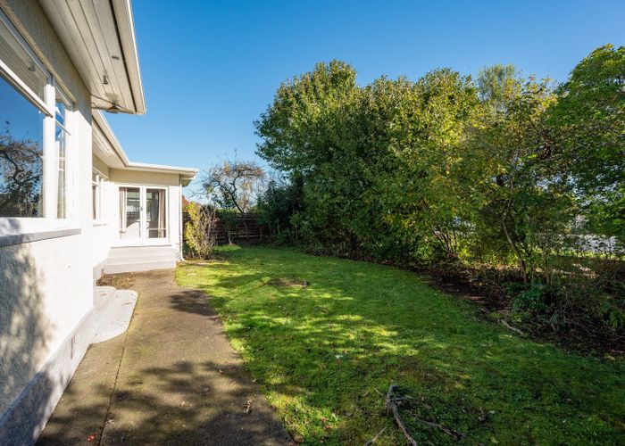  at 2 Templemore Drive, Richmond, Richmond