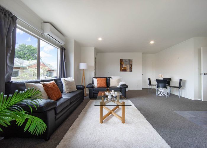  at 10/520 Don Buck Road, Massey, Waitakere City, Auckland