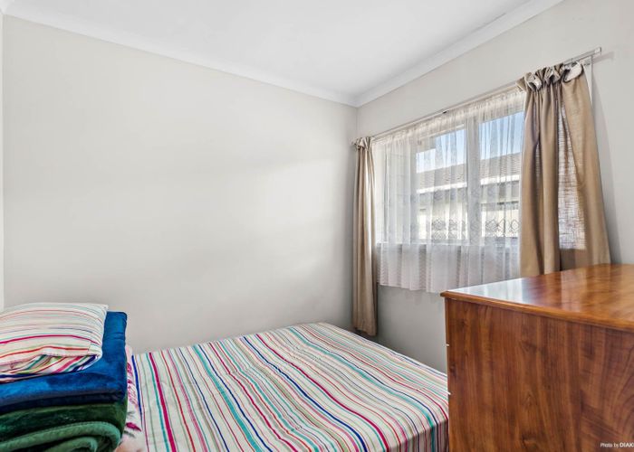  at 4/25 Aranui Road, Mount Wellington, Auckland