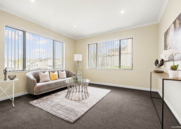  at 17 Ohau Court, Fairview Heights, North Shore City, Auckland
