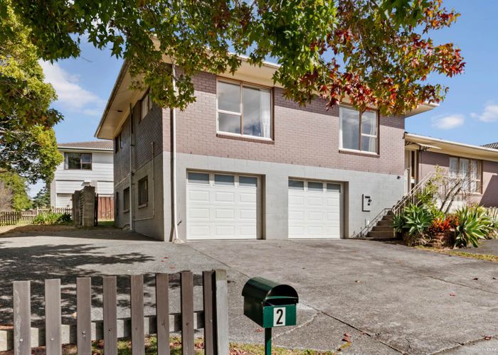  at 2 Kyeemagh Street, Botany Downs, Auckland