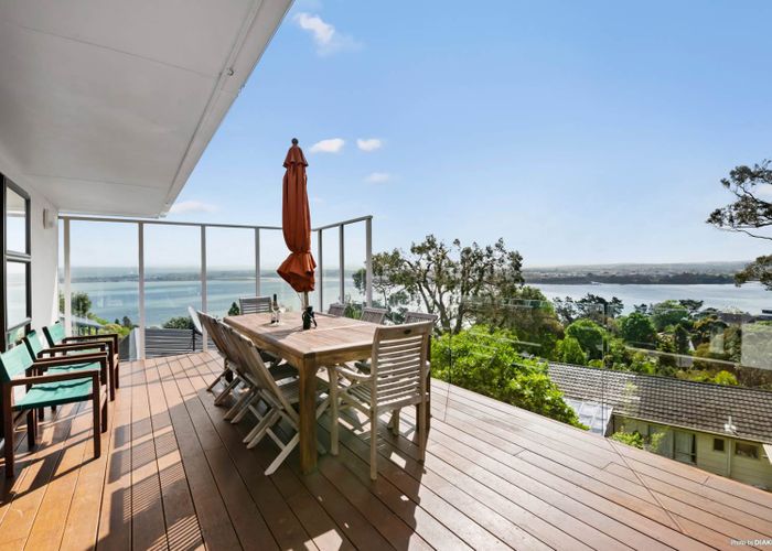  at 17 Hadfield Street, Beach Haven, Auckland