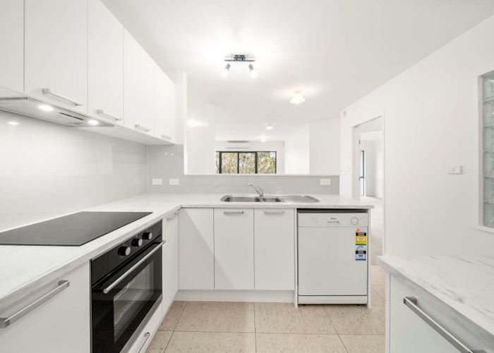  at 1C/223 Sunset Road, Sunnynook, North Shore City, Auckland