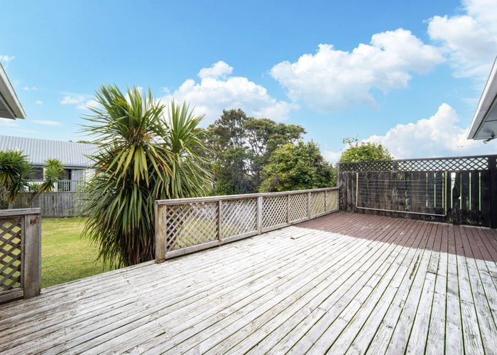  at 32 Taupo Street, Green Bay, Waitakere City, Auckland