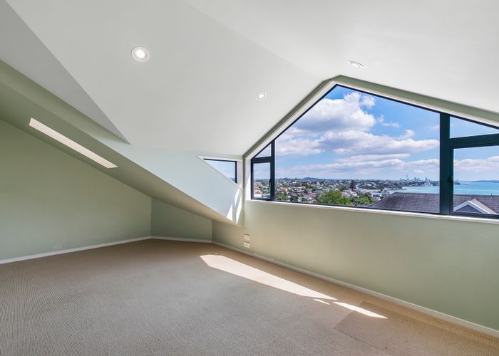  at 2/25 Waimarie Street, St Heliers, Auckland