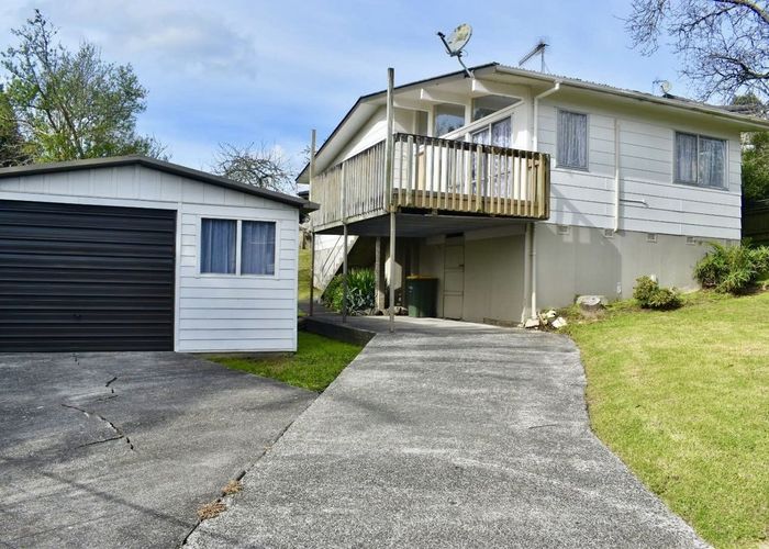  at 3 Garton Drive, Massey, Waitakere City, Auckland