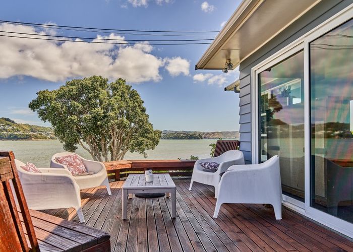  at 19 Motukaraka Point, Pauatahanui