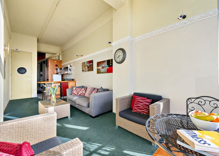  at 2J/51 Webb Street, Mount Cook, Wellington