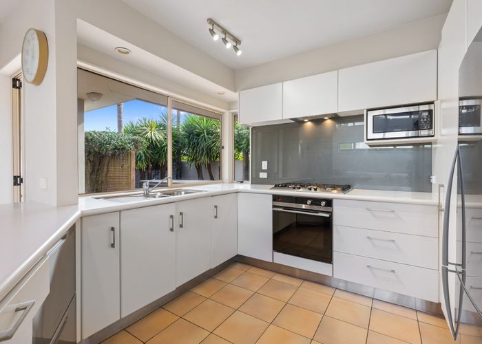  at 1/8 Fenwick Avenue, Milford, North Shore City, Auckland