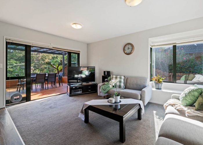  at 4/18 Roanoke Way, Albany, North Shore City, Auckland