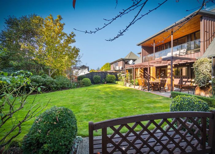  at 1/143 Straven Road, Fendalton, Christchurch