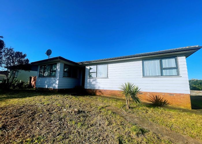  at 9 Staverton Crescent, Mangere, Auckland