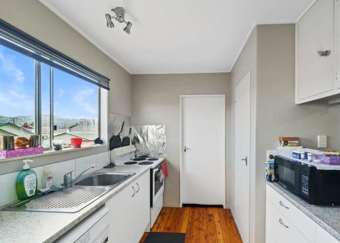  at 8/121 Bell RD, GRACEFIELD, LOWER HUTT