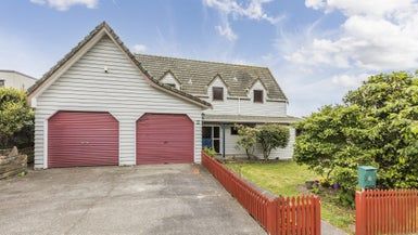  at 64 Woodman Drive, Tawa, Wellington