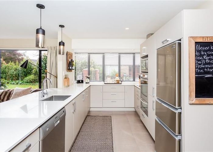  at 8 Dorfold Mews, Avonhead, Christchurch City, Canterbury
