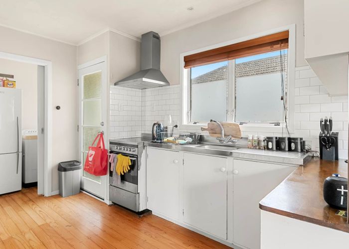  at 33 Durham Street, Te Atatu Peninsula, Waitakere City, Auckland