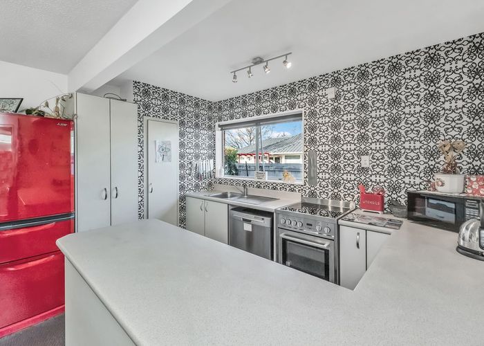  at 2/20 Penwood Street, Russley, Christchurch City, Canterbury