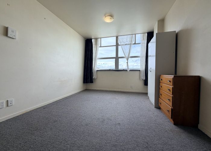  at 302/5 Andrews Ave , Lower Hutt, Lower Hutt, Wellington