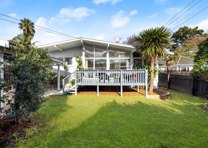  at 8 Pooks Road, Ranui, Waitakere City, Auckland