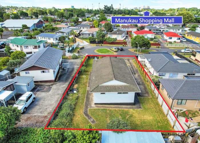  at 8 Rimini Place, Clover Park, Auckland