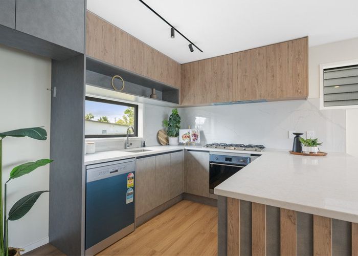  at 95D Kervil Avenue, Te Atatu Peninsula, Waitakere City, Auckland