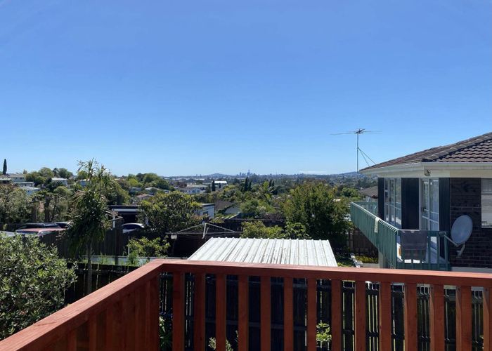  at 11 Darlington Place, Glendene, Waitakere City, Auckland