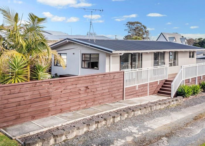  at 8 Dobell Road, Stanmore Bay, Whangaparaoa