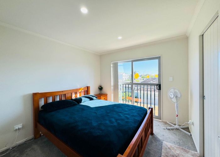  at 2/55 Swaffield Road, Papatoetoe, Manukau City, Auckland