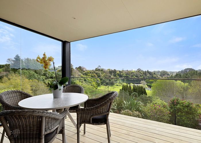  at 9 Kapurau Lane, Merrilands, New Plymouth, Taranaki