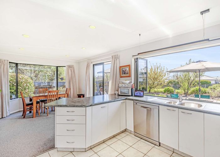  at 19 Saint James Avenue, Richmond