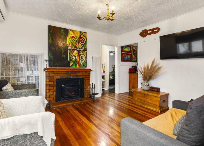  at 1/15 Forest Hill Road, Henderson, Auckland