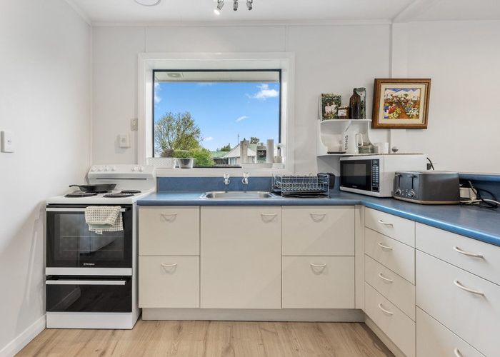  at 8 Roslyn Avenue, Mairehau, Christchurch