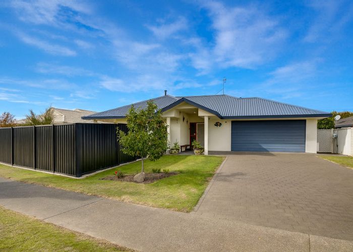  at 8 Gresham Place, Taradale, Napier, Hawke's Bay