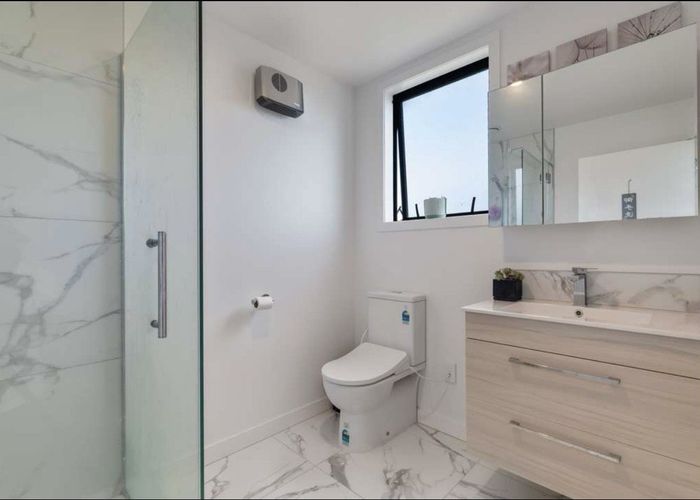  at 6/102 Millbrook Road, Henderson, Waitakere City, Auckland