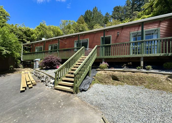  at 116 Pinehaven Road, Pinehaven, Upper Hutt