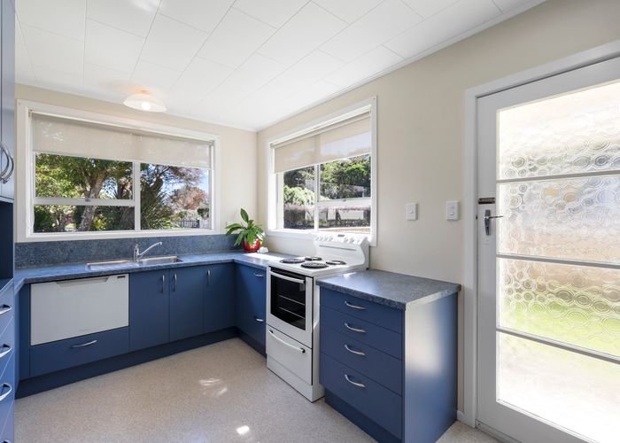 at 1/12 Ambury Place, Merrilands, New Plymouth