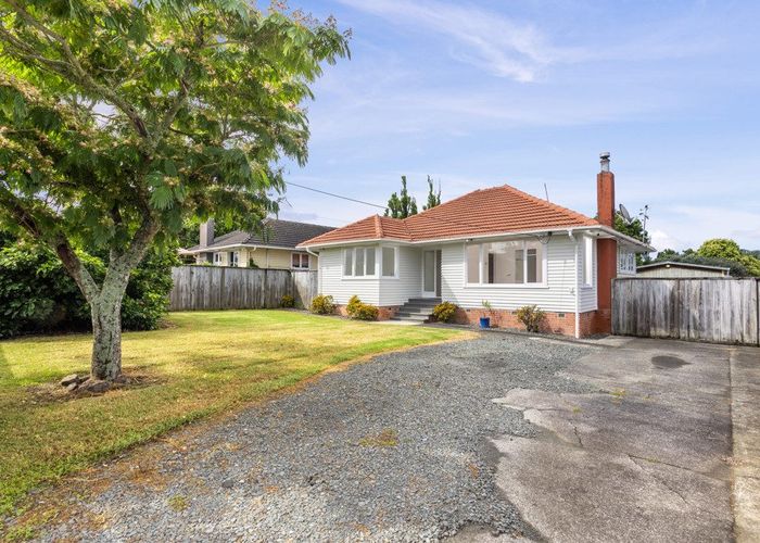  at 18 Garelja Road, Henderson, Waitakere City, Auckland